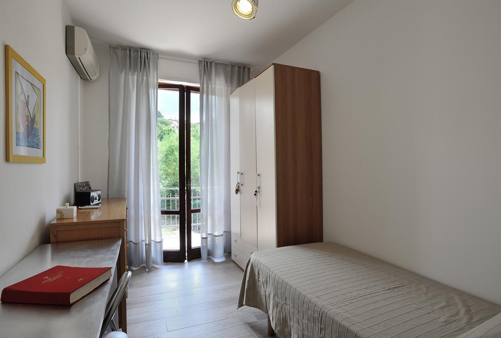 Ferienwohnung Casarimidia Perugia Zimmer foto