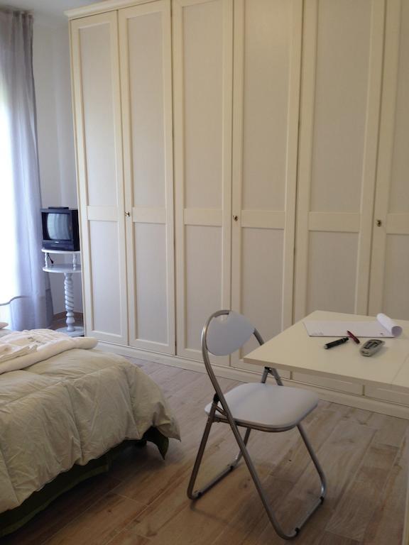 Ferienwohnung Casarimidia Perugia Zimmer foto
